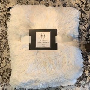 D Studio Home Decor Shagalicious Throw